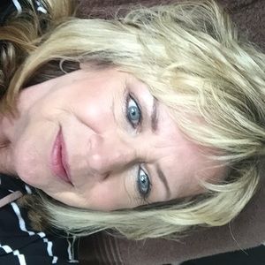 Meet your Posher, Cari